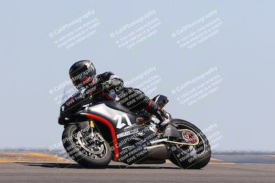 media/Apr-09-2023-SoCal Trackdays (Sun) [[333f347954]]/Turn 9 (155pm)/